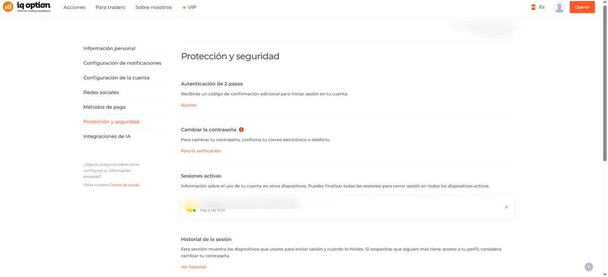 Sección Protección y seguridad del perfil de IQ Option con autenticación de 2 pasos y sesiones activas